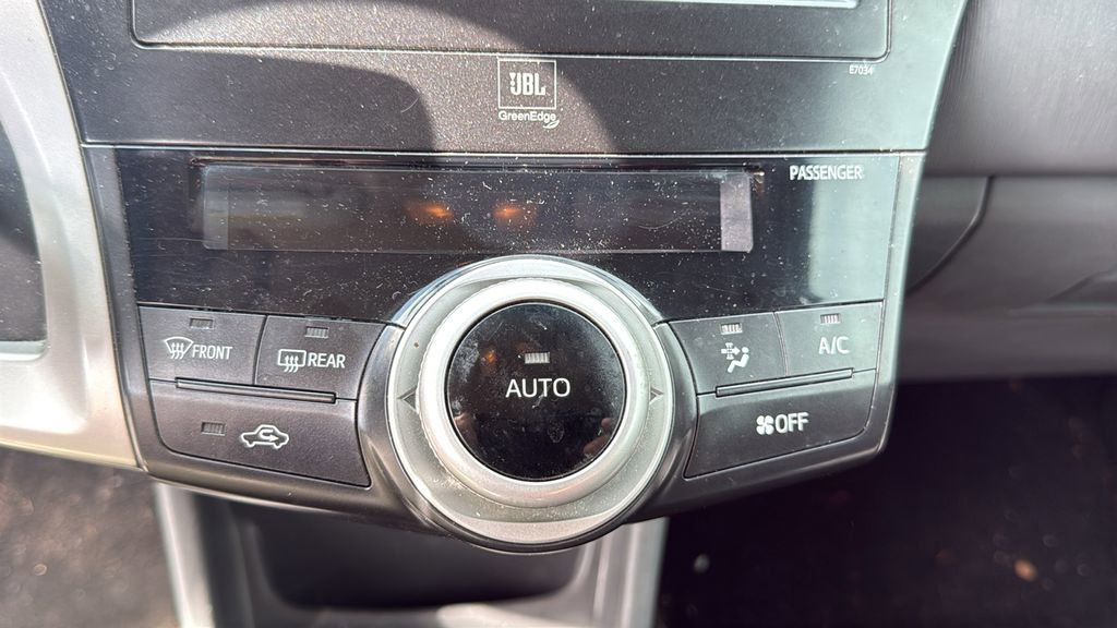 Used 2014 Toyota Prius V Five image 7