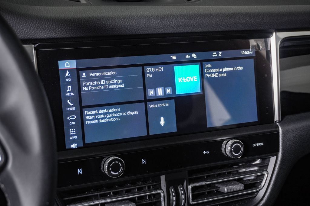 Certified 2026 Porsche Macan AWD/4WD image 22