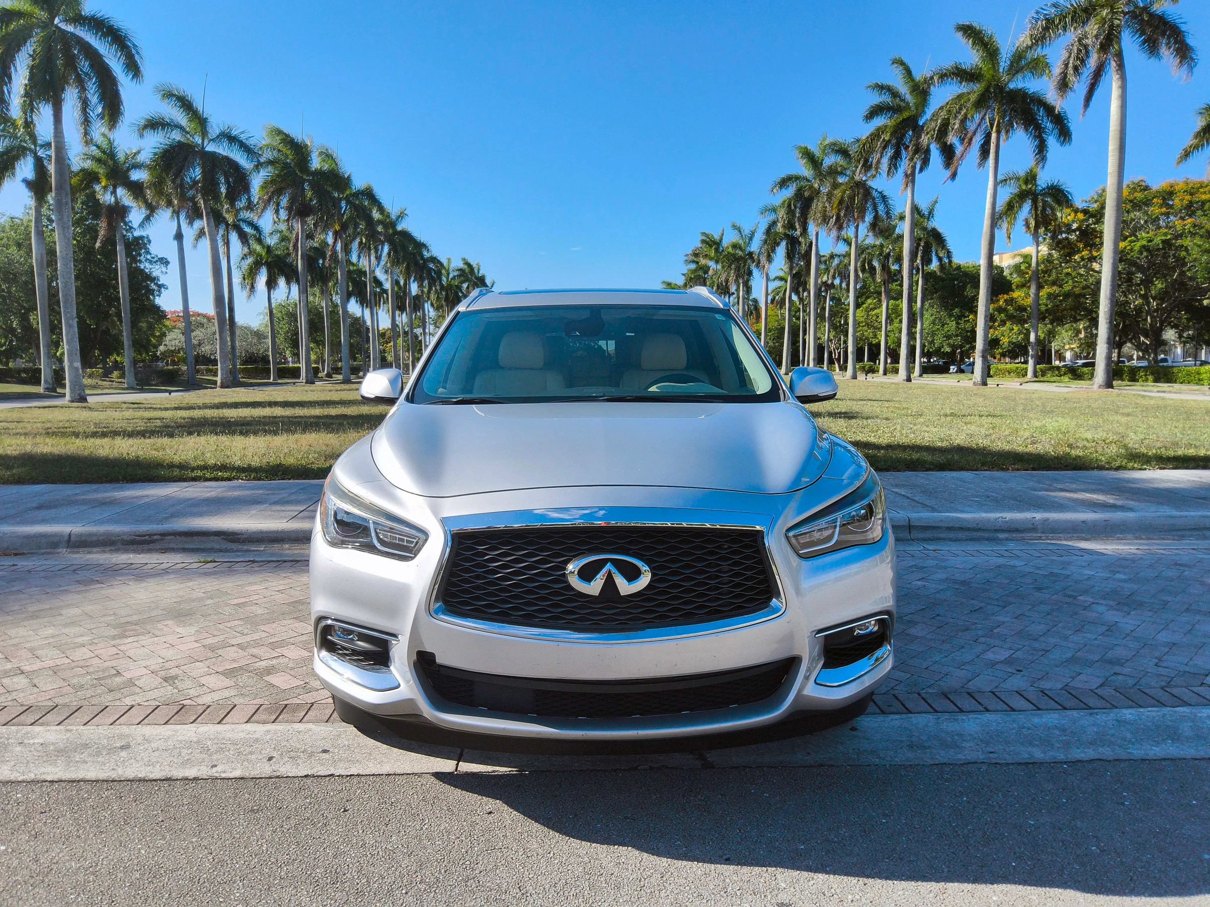 Used 2020 INFINITI QX60 Luxe FWD image 3