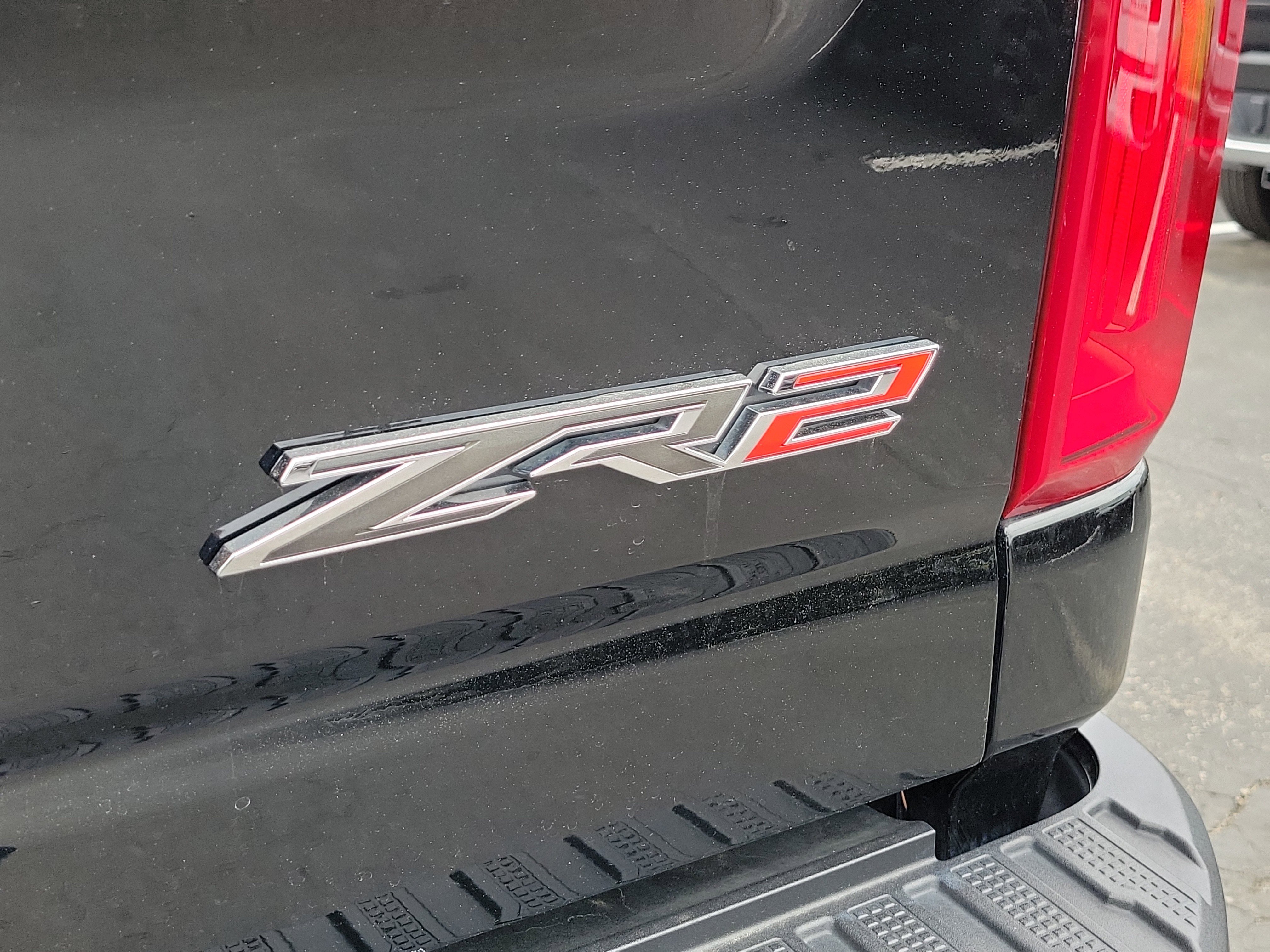 Used 2024 Chevrolet Silverado 2500 ZR2 w/ Technology Package AWD/4WD image 6