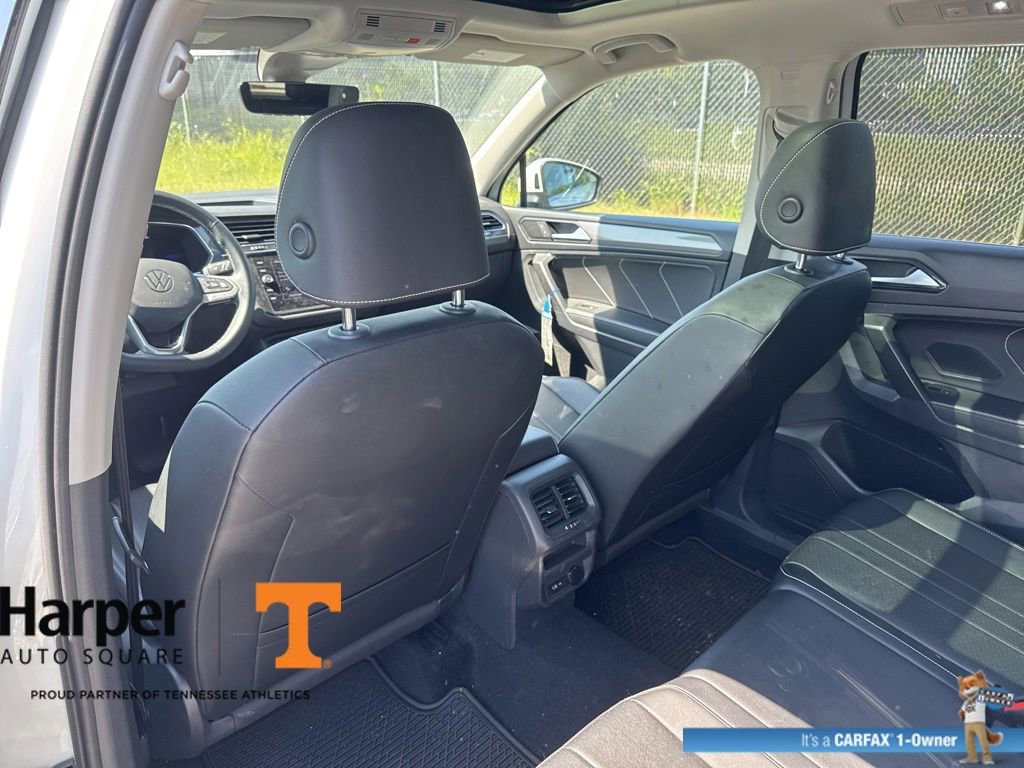 Used 2022 Volkswagen Tiguan SE w/ Panoramic Sunroof Package AWD/4WD image 10