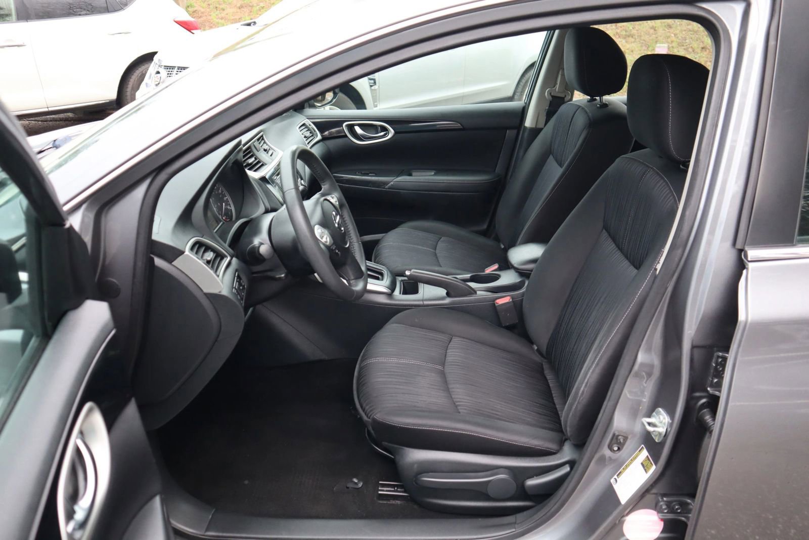 Used 2017 Nissan Sentra SV image 9