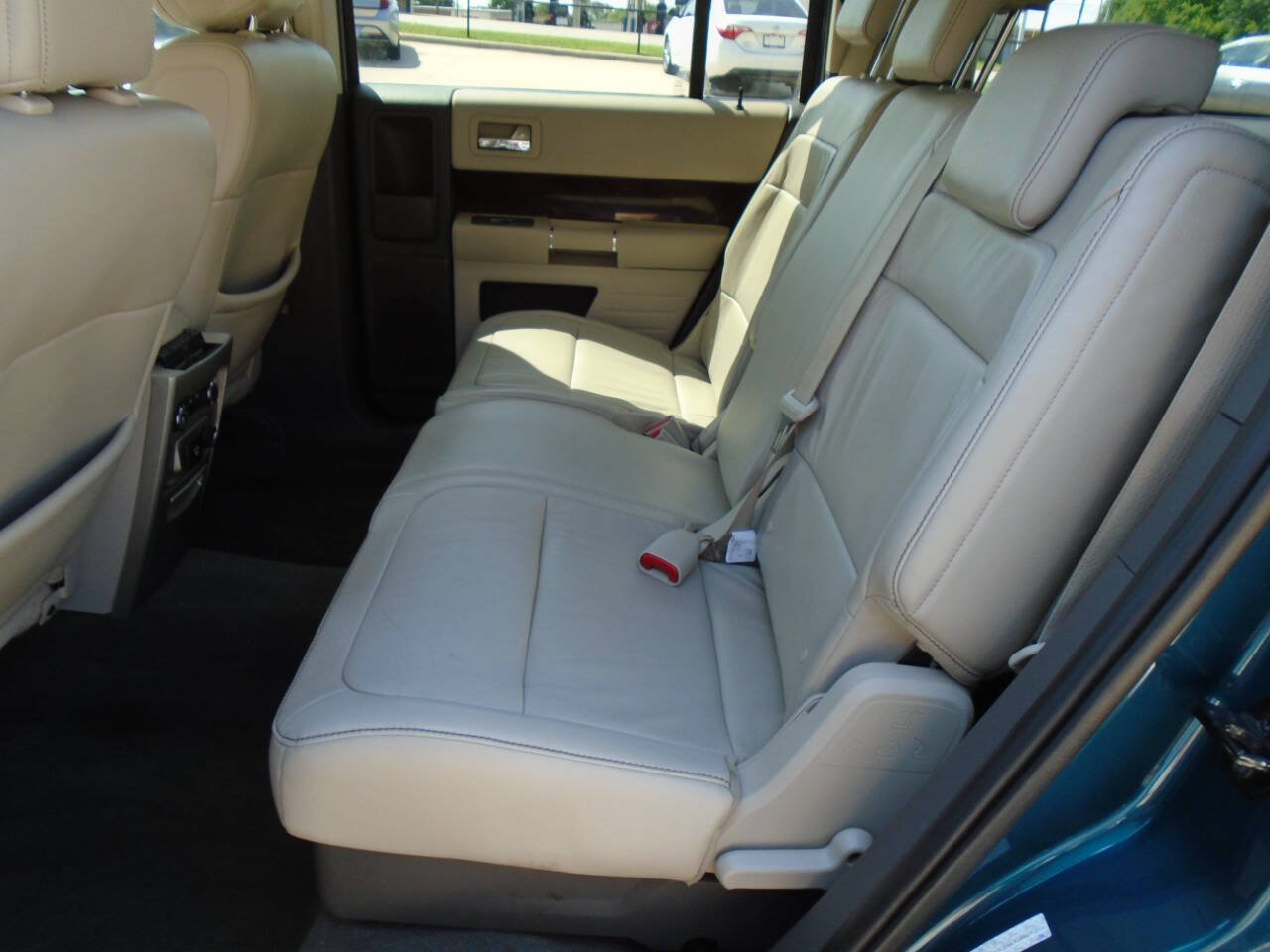 Used 2011 Ford Flex SEL w/ Rapid Spec Order Code FWD image 10