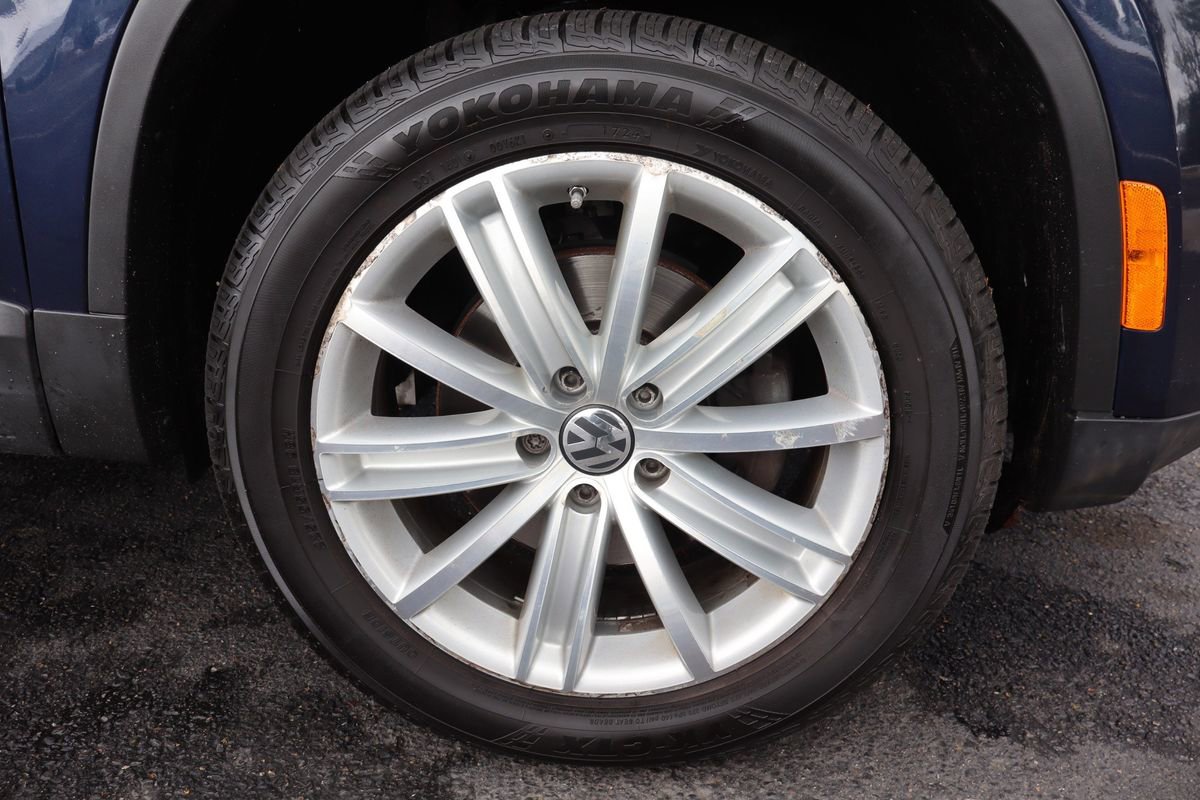 Used 2011 Volkswagen Tiguan SEL AWD/4WD image 44
