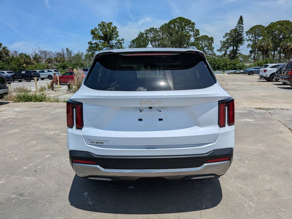 Certified 2024 Kia Sorento EX w/ Panoramic Sunroof Package FWD image 7