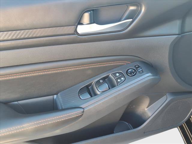 Used 2022 Nissan Altima 2.5 SR AWD/4WD image 15
