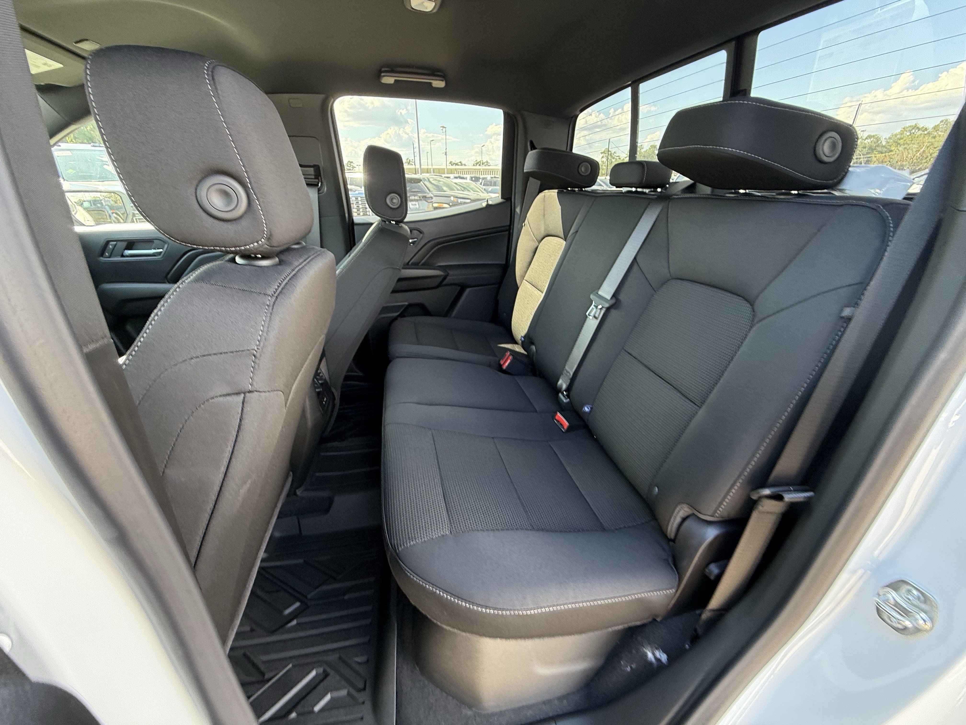 New 2026 GMC Canyon Elevation w/ Convenience Package image 16