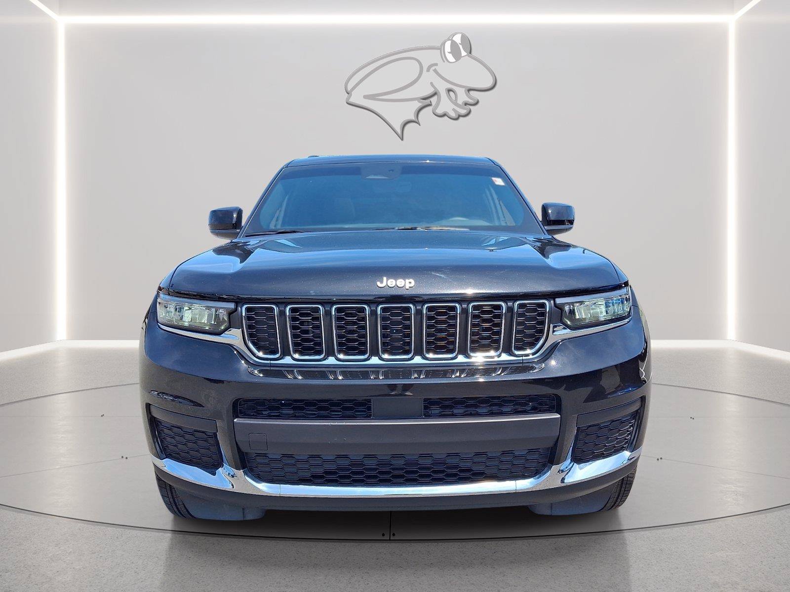 Used 2025 Jeep Grand Cherokee L Laredo AWD/4WD image 2