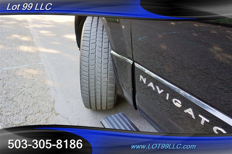 Used 2017 Lincoln Navigator Select AWD/4WD image 4