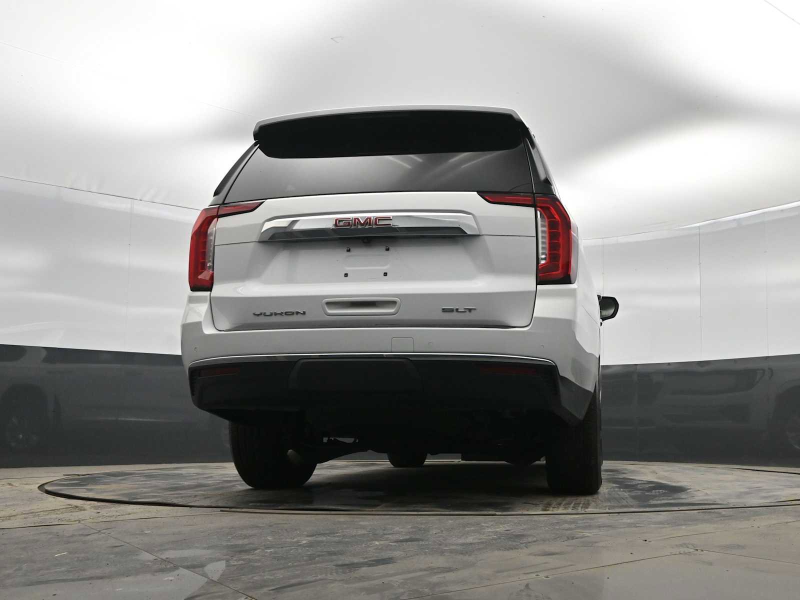 Used 2024 GMC Yukon SLT image 33