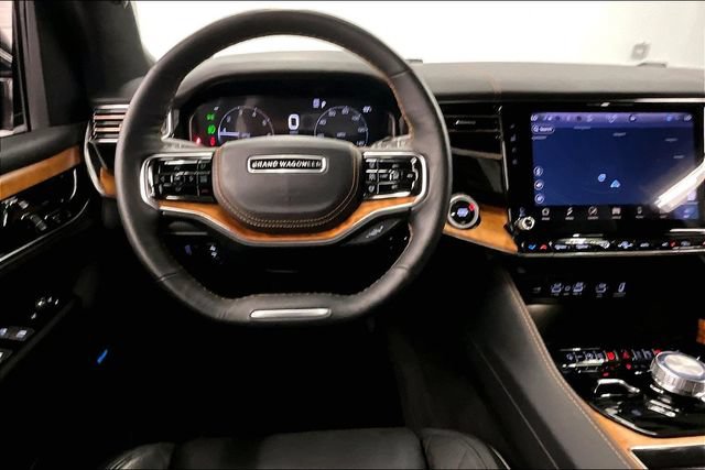 Used 2025 Jeep Grand Wagoneer L Series III w/ Rear-Seat Entertainment Group AWD/4WD image 6