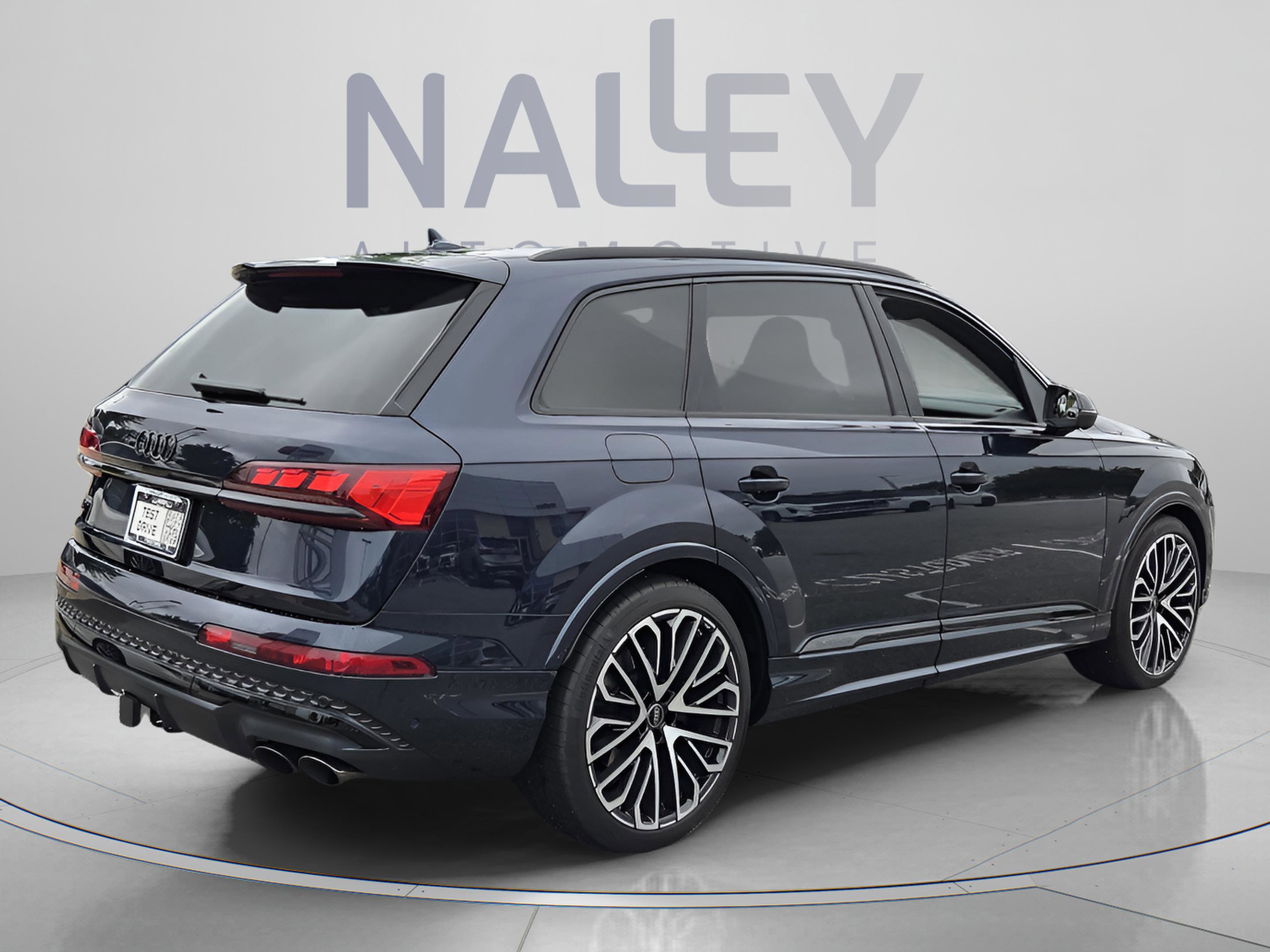 Used 2025 Audi SQ7 Prestige AWD/4WD image 5