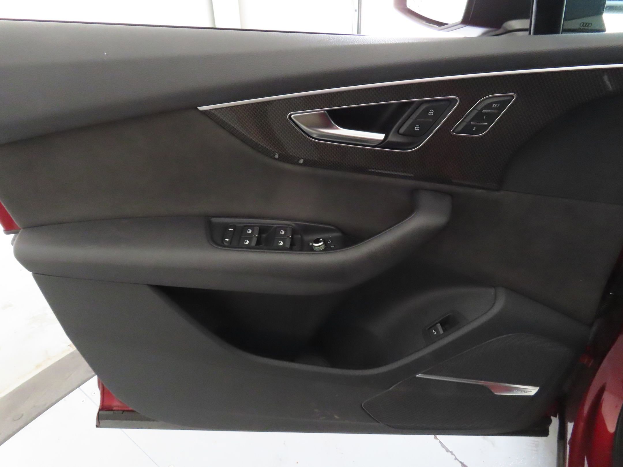 Used 2020 Audi SQ7 Premium Plus w/ SQ7 Black Optic Package image 13