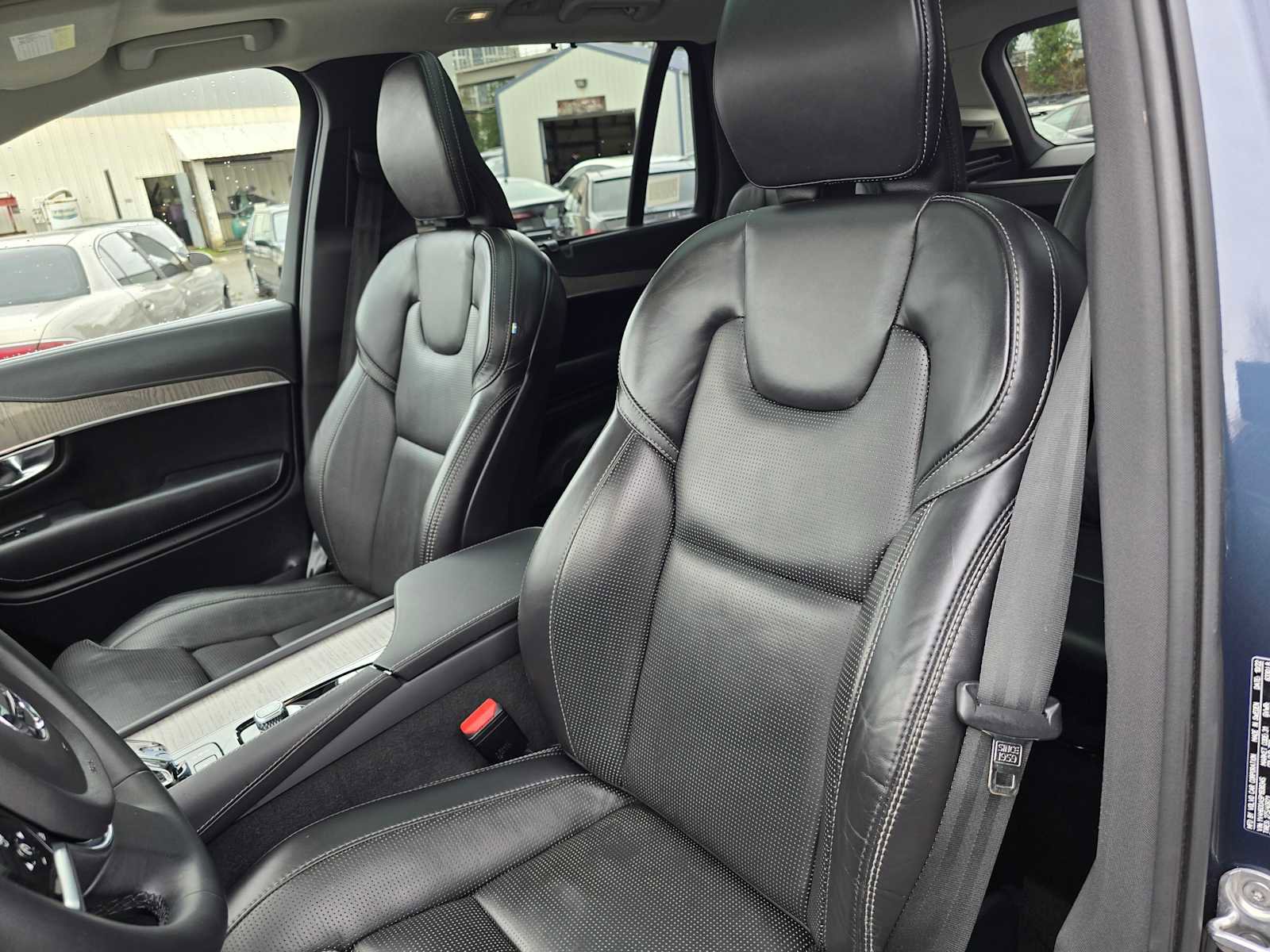 Certified 2023 Volvo XC90 T8 Ultimate w/ Protection Package Premier image 21