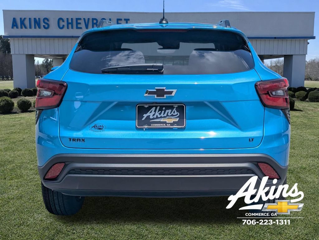 New 2026 Chevrolet Trax LT w/ Sunroof Package FWD image 5