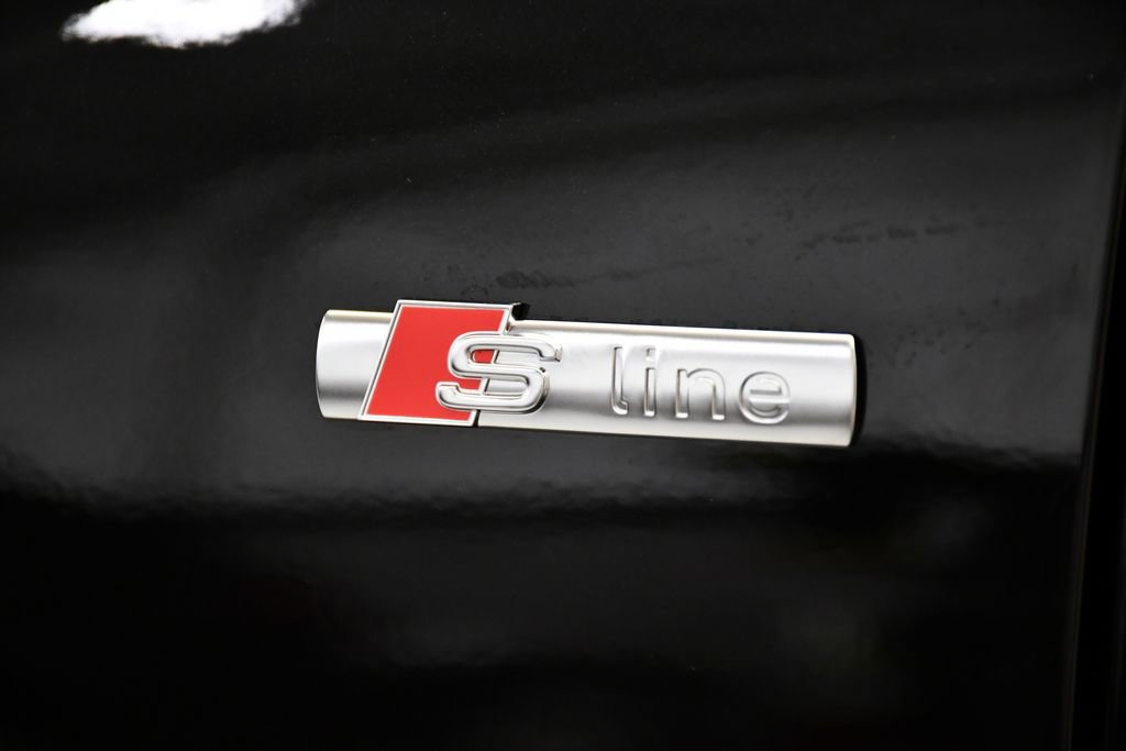 Used 2025 Audi Q3 2.0T Premium w/ Convenience Package AWD/4WD image 11