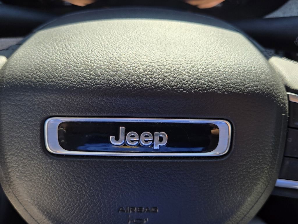 Used 2024 Jeep Compass Latitude image 28