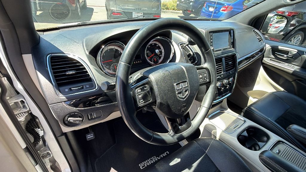 Used 2017 Dodge Grand Caravan SXT FWD image 30