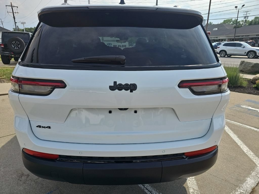 Certified 2025 Jeep Grand Cherokee L Altitude AWD/4WD image 13