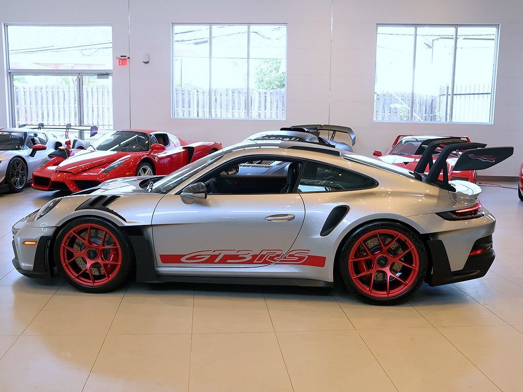 Used 2025 Porsche 911 GT3 RS RWD image 3