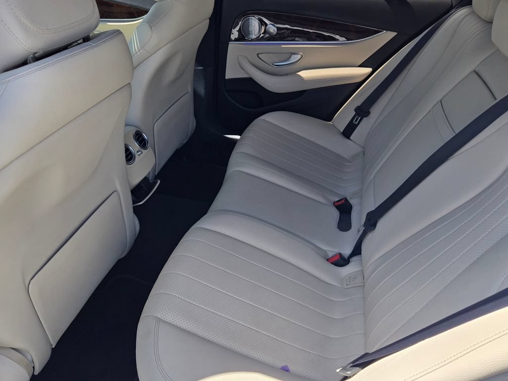 Used 2020 Mercedes-Benz E 350 Sedan image 12