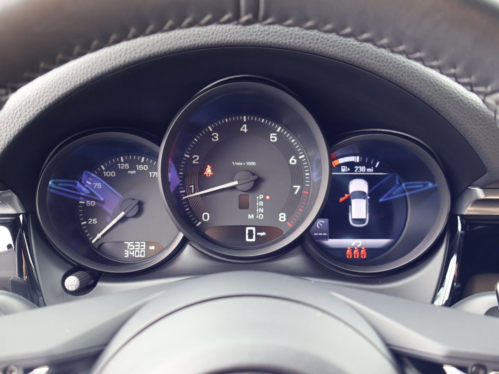 Certified 2025 Porsche Macan AWD/4WD image 16