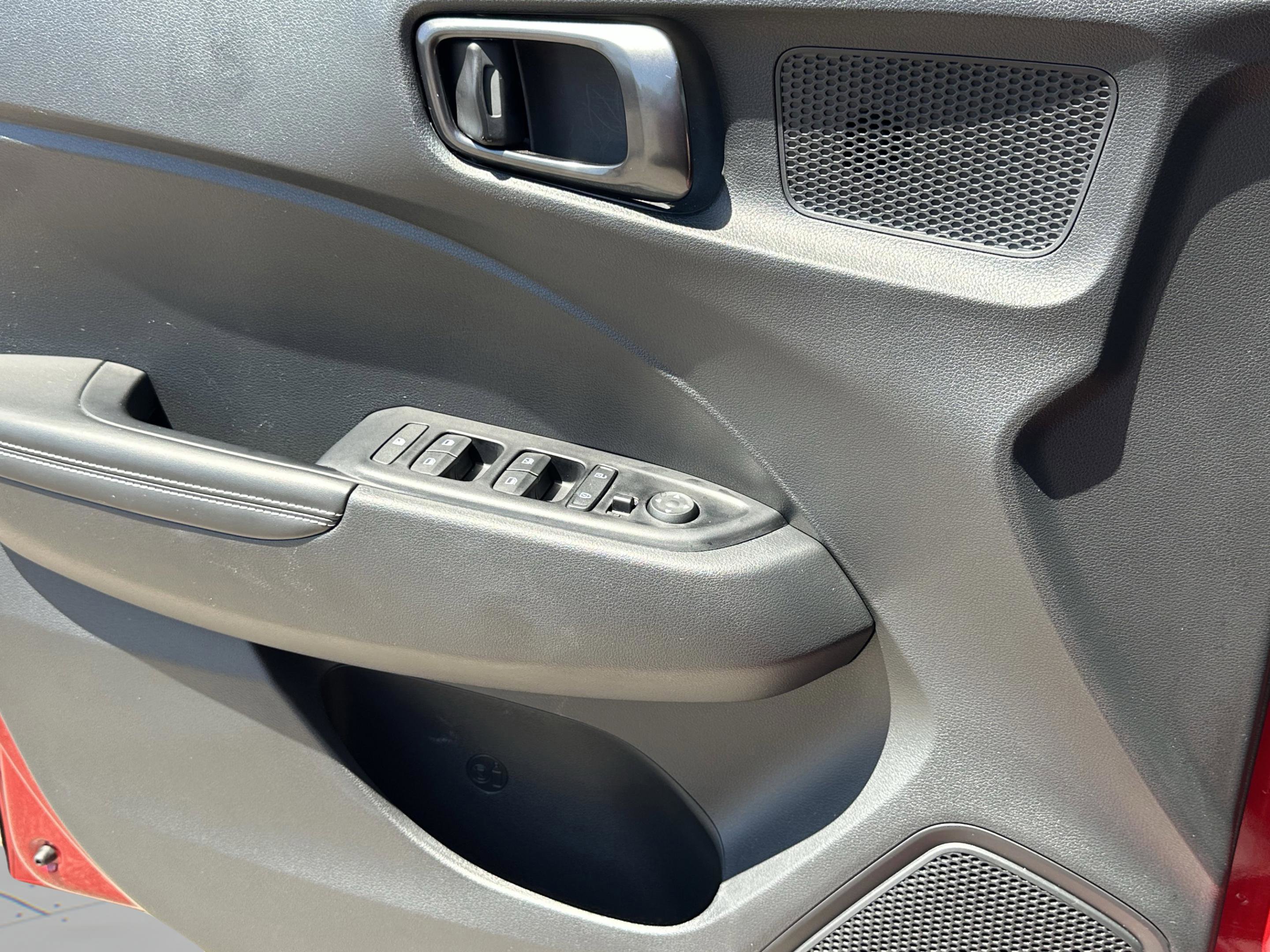 Certified 2024 Hyundai Venue Limited FWD image 21