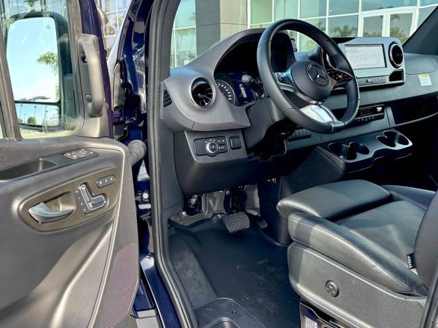 Used 2025 Mercedes-Benz Sprinter 3500 image 13