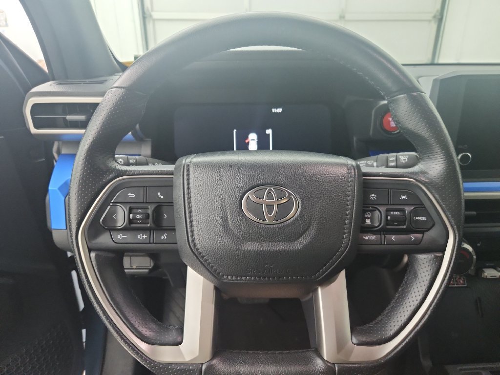 Used 2025 Toyota 4Runner TRD Off-Road AWD/4WD image 24