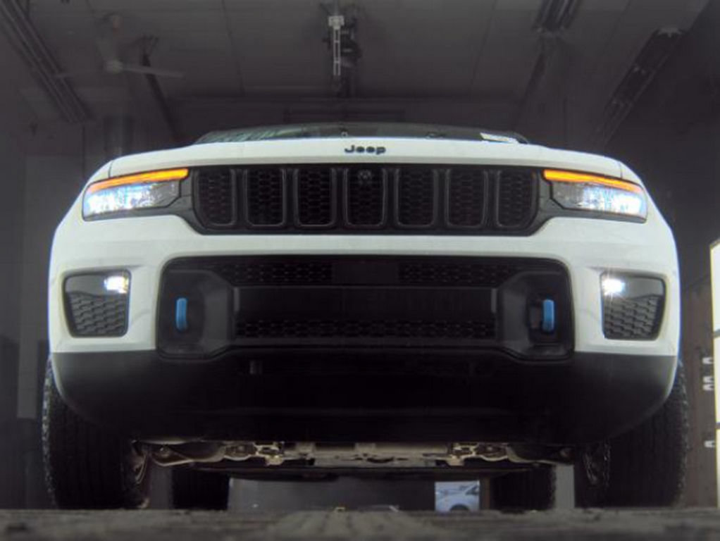 Used 2023 Jeep Grand Cherokee Trailhawk AWD/4WD image 3