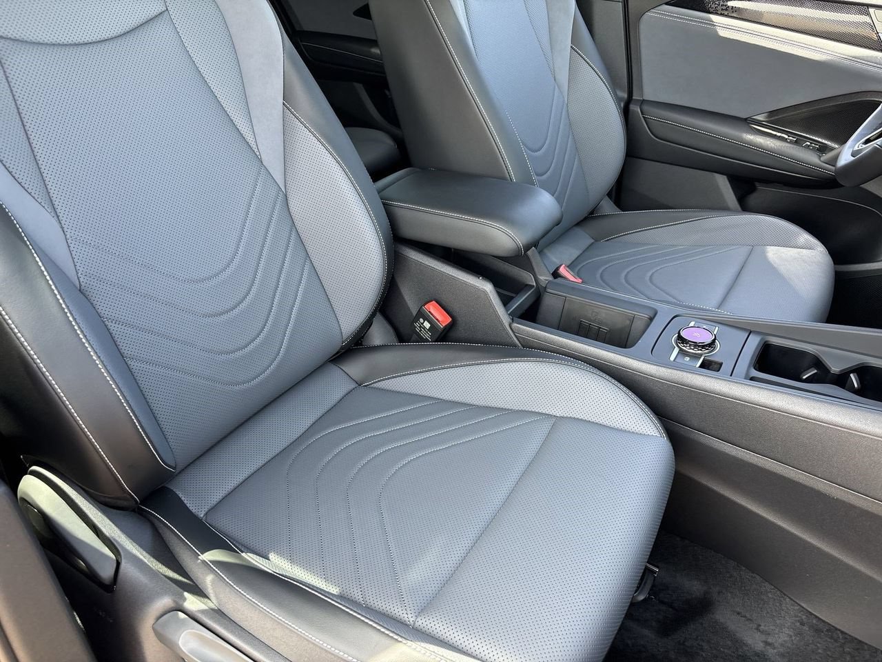 New 2026 Volkswagen Tiguan SE R-Line FWD image 7