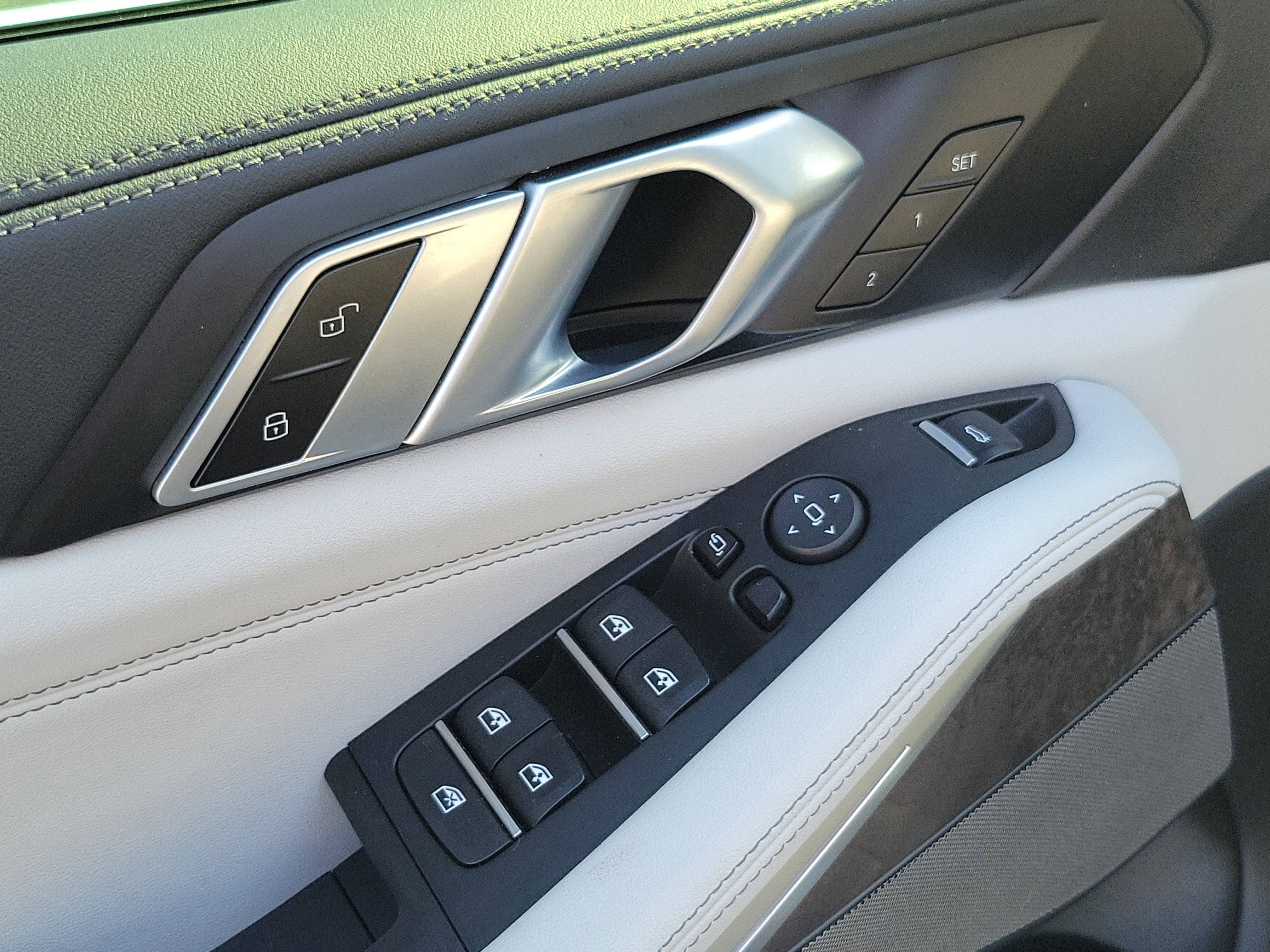 Used 2025 BMW X5 xDrive40i w/ Premium Package image 22