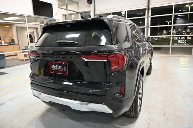 New 2026 GMC Terrain Denali w/ LPO, Black Badging Package image 5