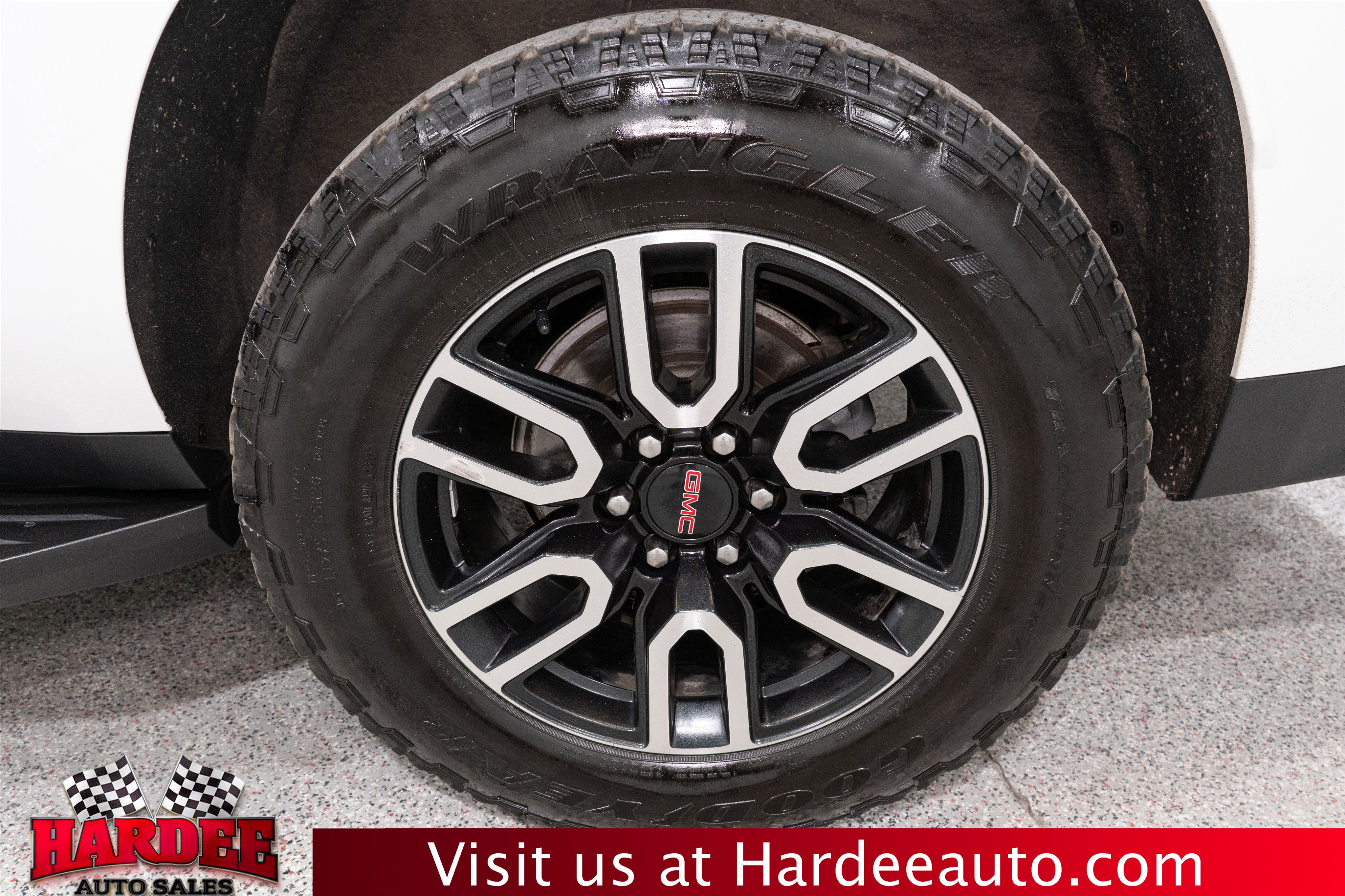 Used 2022 GMC Yukon XL AT4 w/ Max Trailering Package AWD/4WD image 10