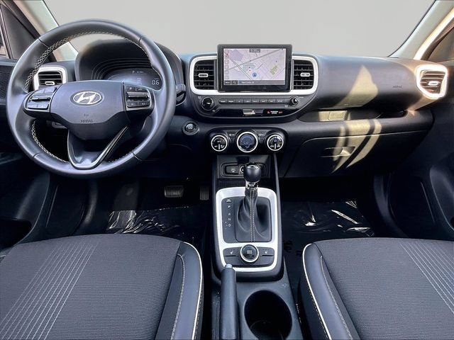 Used 2024 Hyundai Venue Limited FWD image 21
