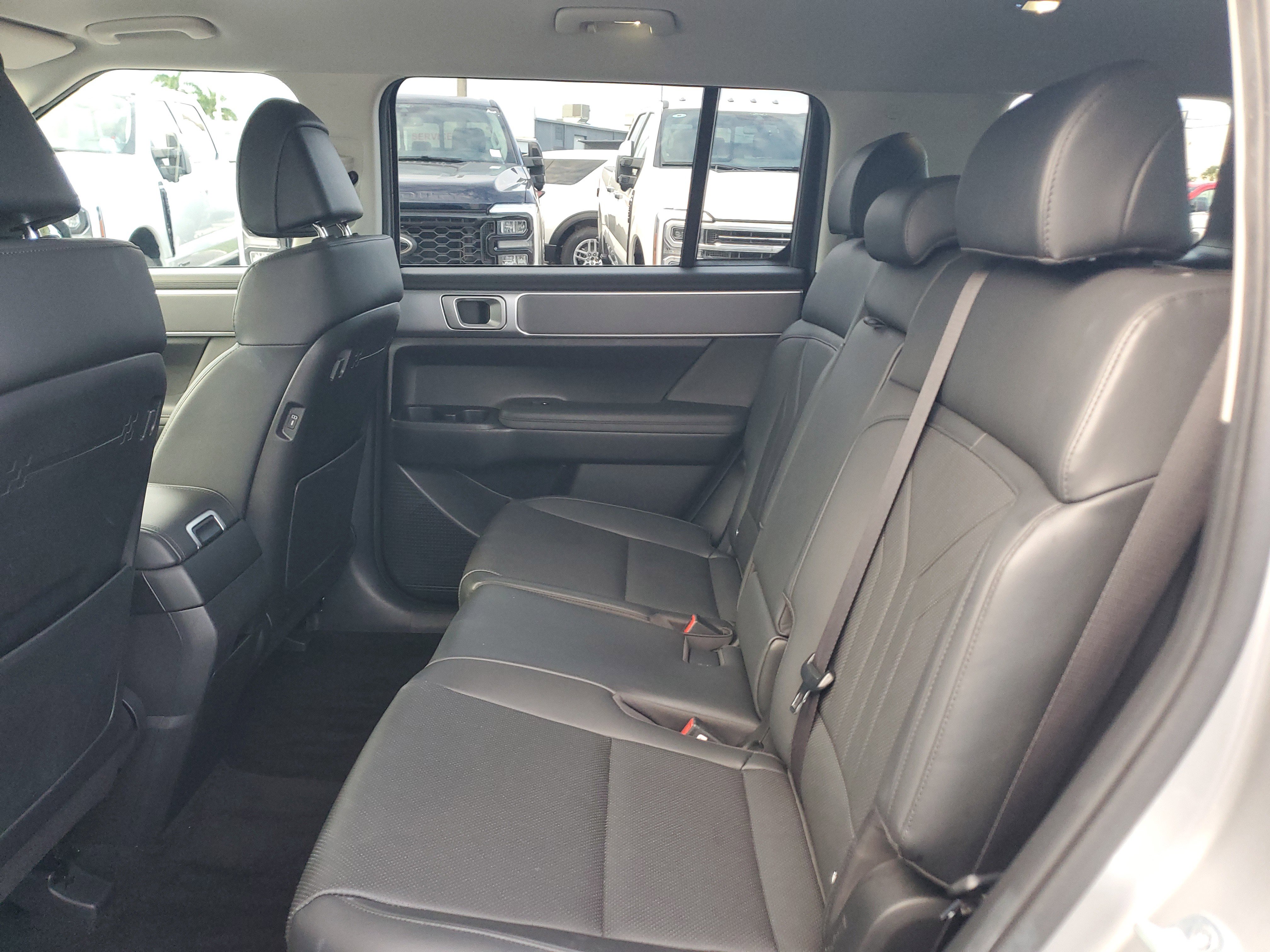 Used 2025 Hyundai Santa Fe SEL image 13