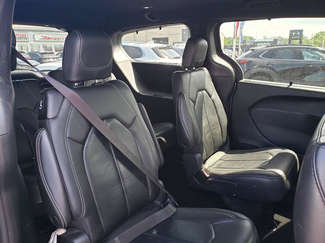 Used 2021 Chrysler Pacifica Touring-L w/ S Appearance Package FWD image 18