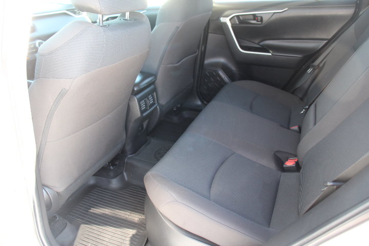 Used 2023 Toyota RAV4 LE AWD/4WD image 13