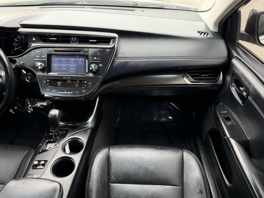 Used 2016 Toyota Avalon XLE Plus w/ Preferred Accessory Package FWD image 19