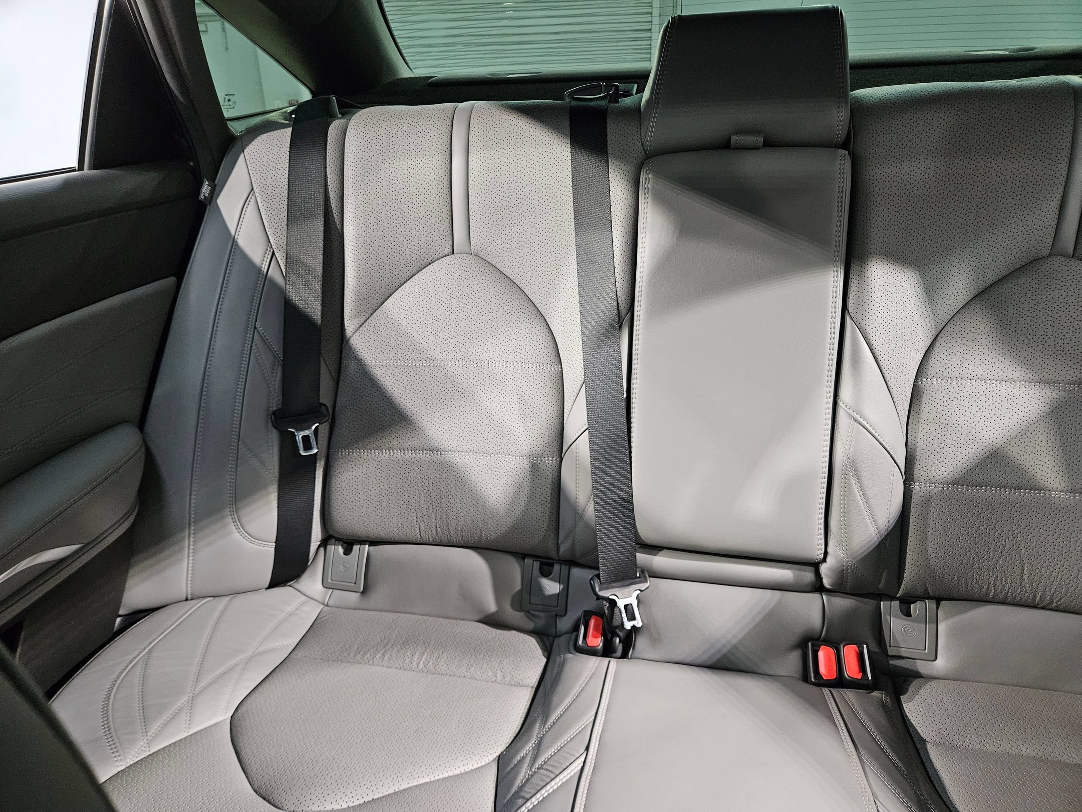 Used 2021 Toyota Avalon Limited w/ Advanced Safety Package FWD image 12