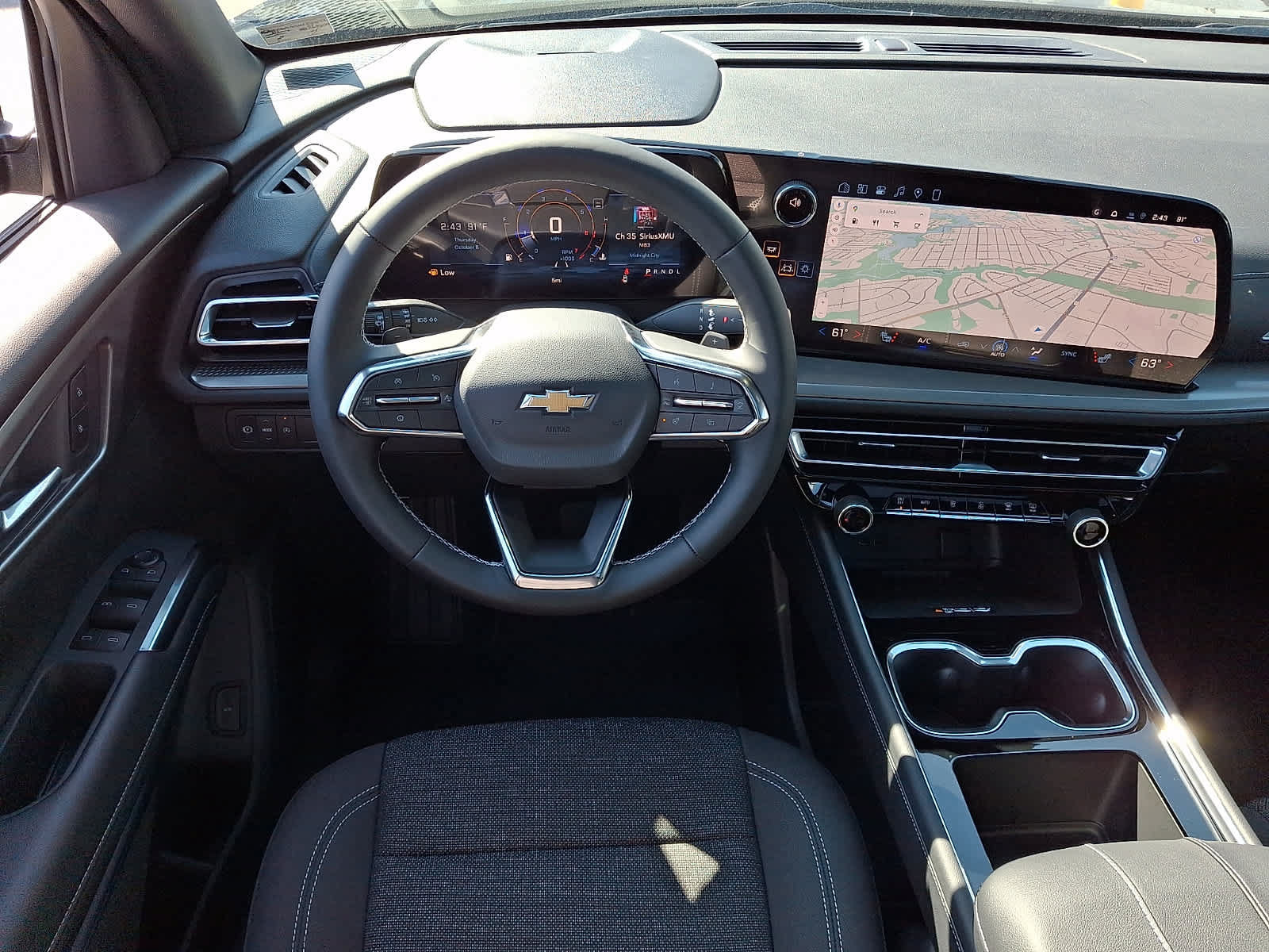 New 2027 Chevrolet Traverse LT w/ Sun and Wheel Package FWD image 10