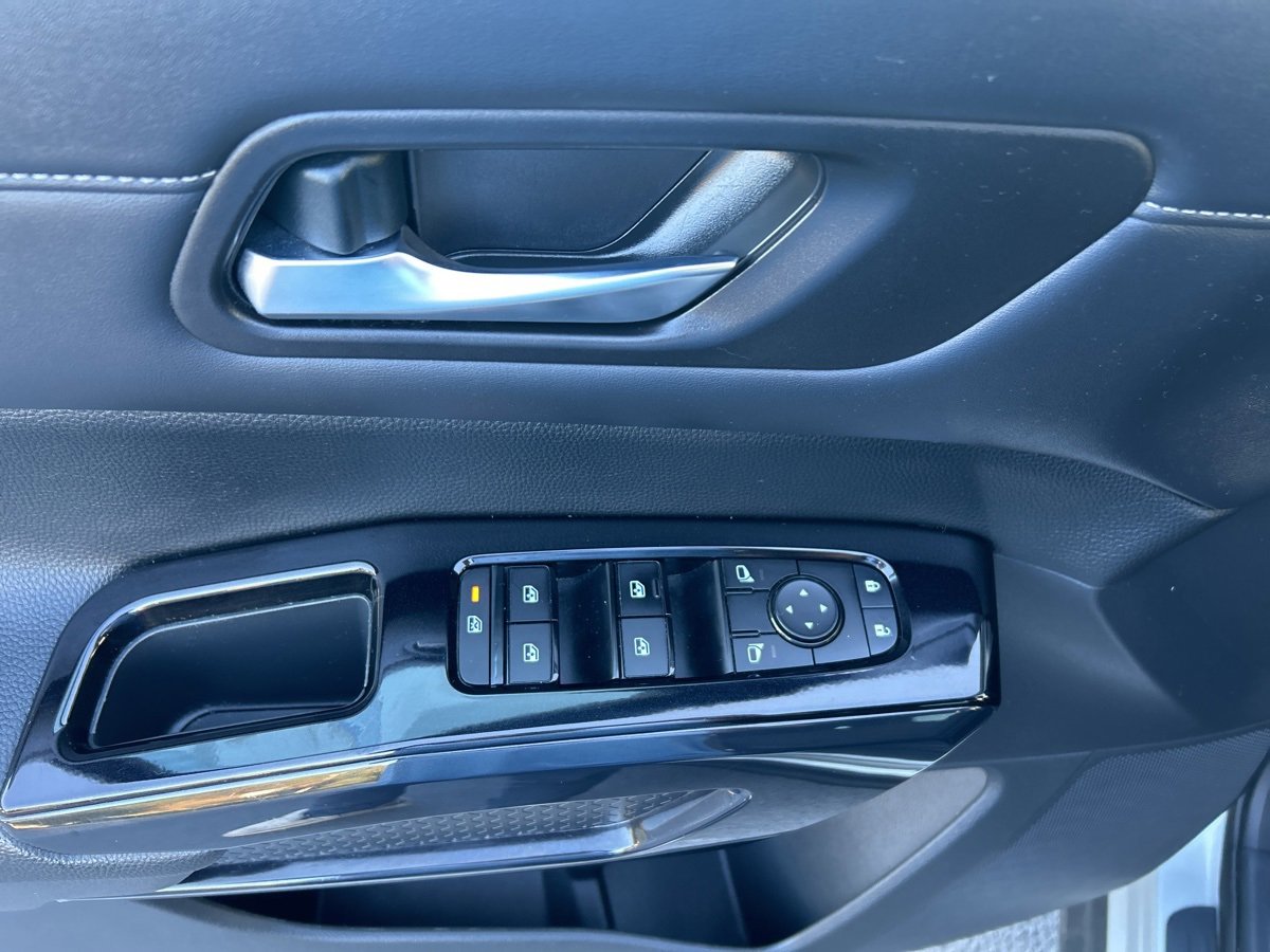 Used 2022 Nissan Pathfinder SV w/ Cargo Package image 13