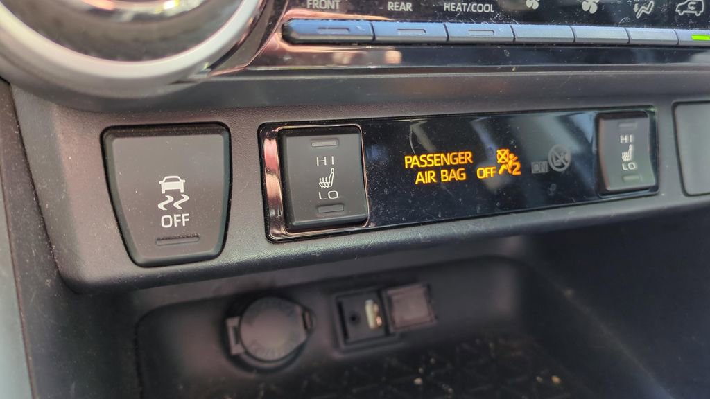 Used 2019 Toyota RAV4 XLE Premium w/ Cold Weather Package image 30
