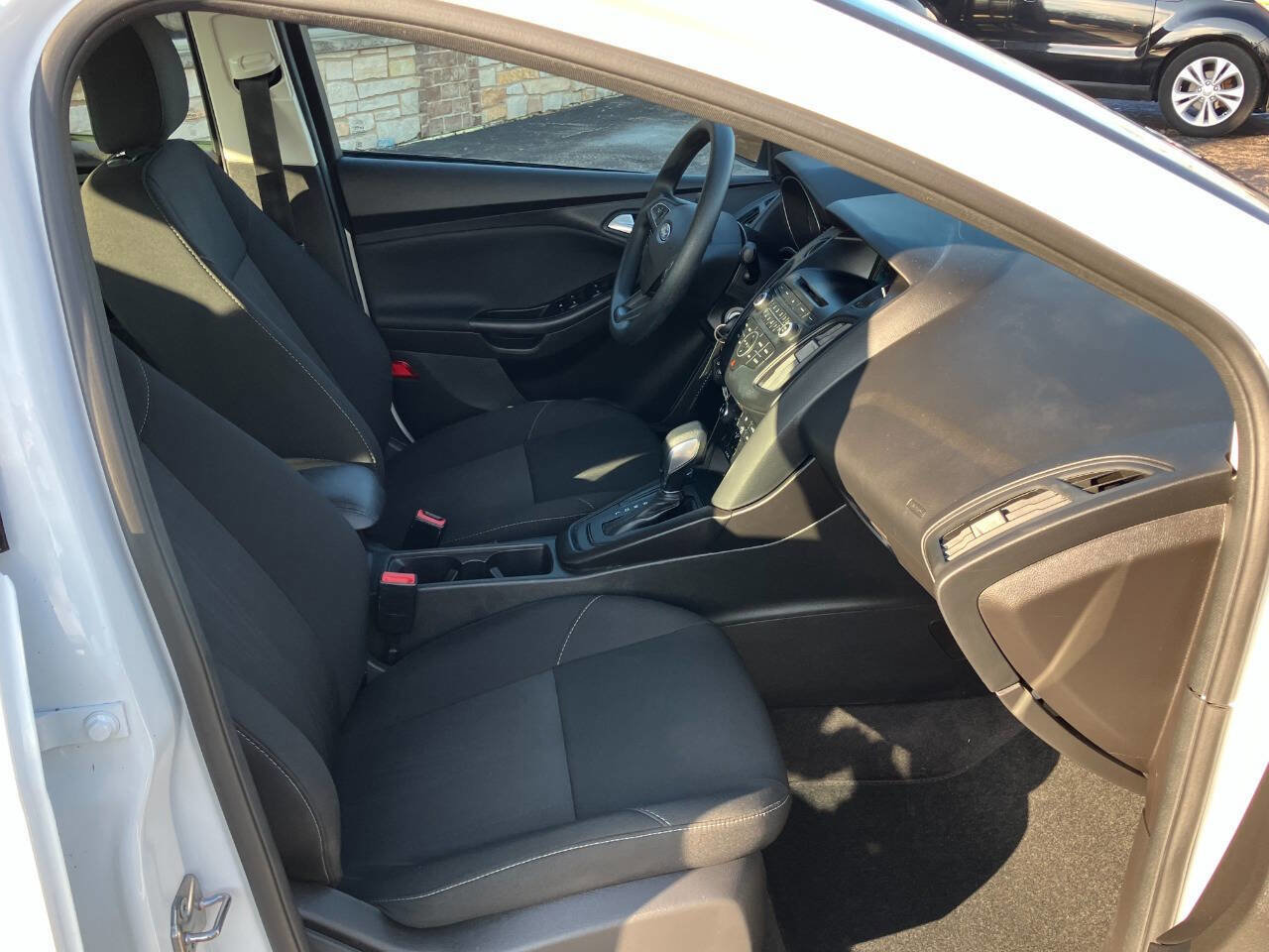 Used 2017 Ford Focus SE w/ Interior Protection Package image 14