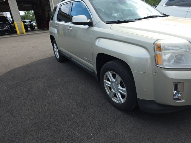 Used 2015 GMC Terrain SLE w/ Convenience Package AWD/4WD image 3
