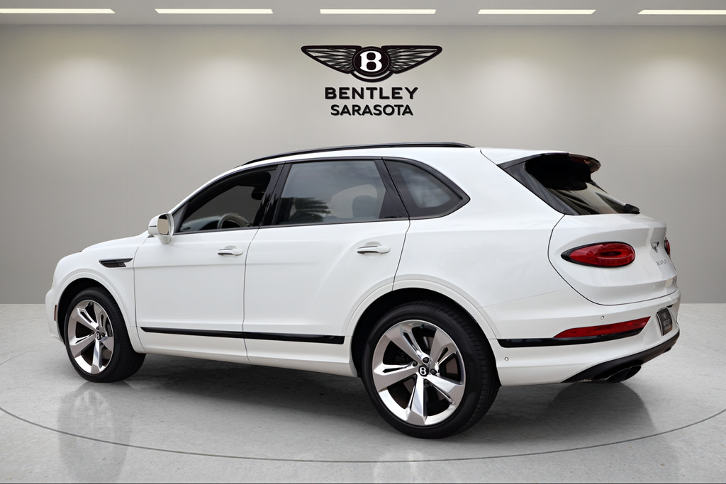 Used 2024 Bentley Bentayga AWD/4WD image 3