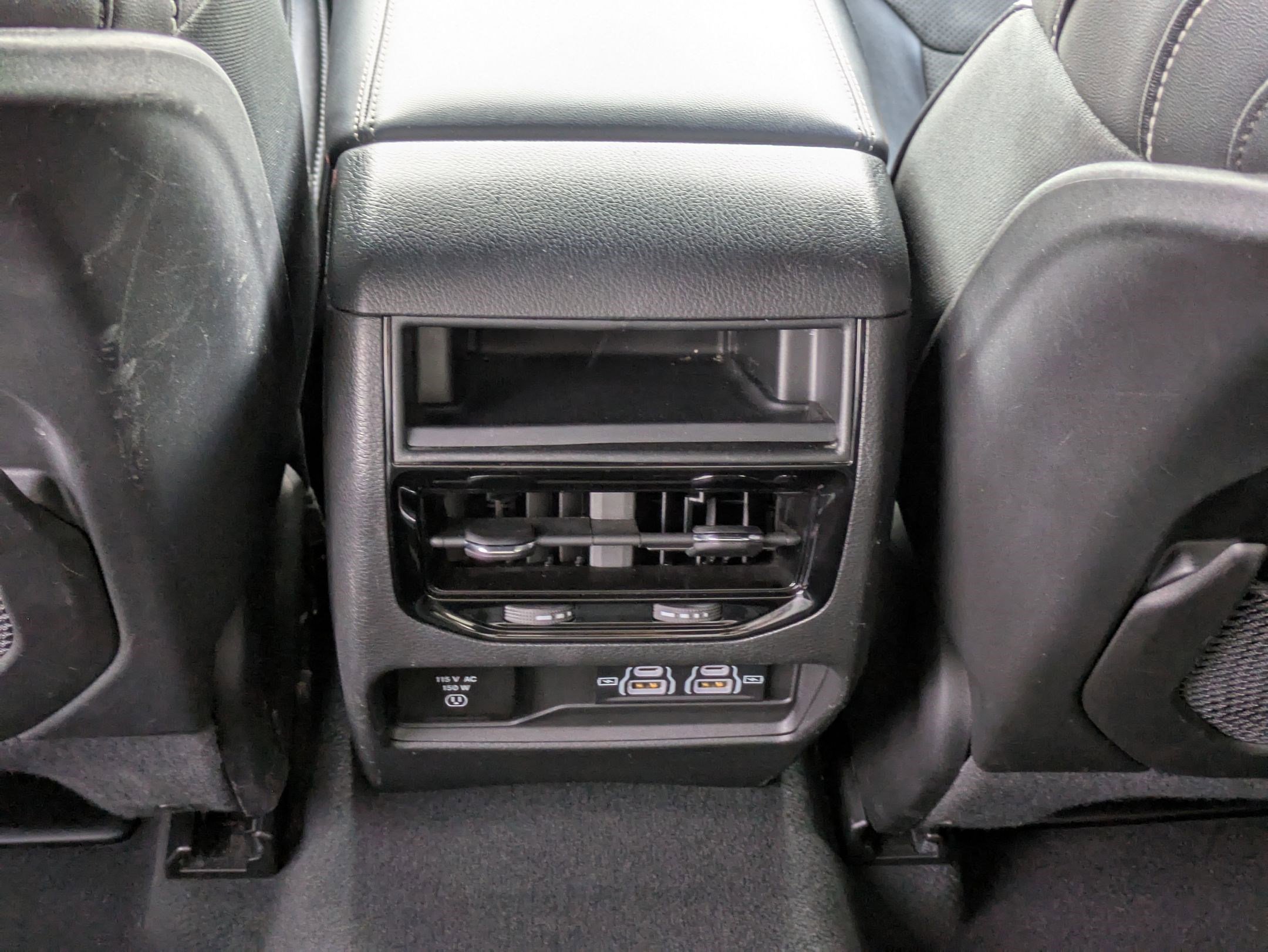 Used 2024 Jeep Grand Cherokee Altitude image 26