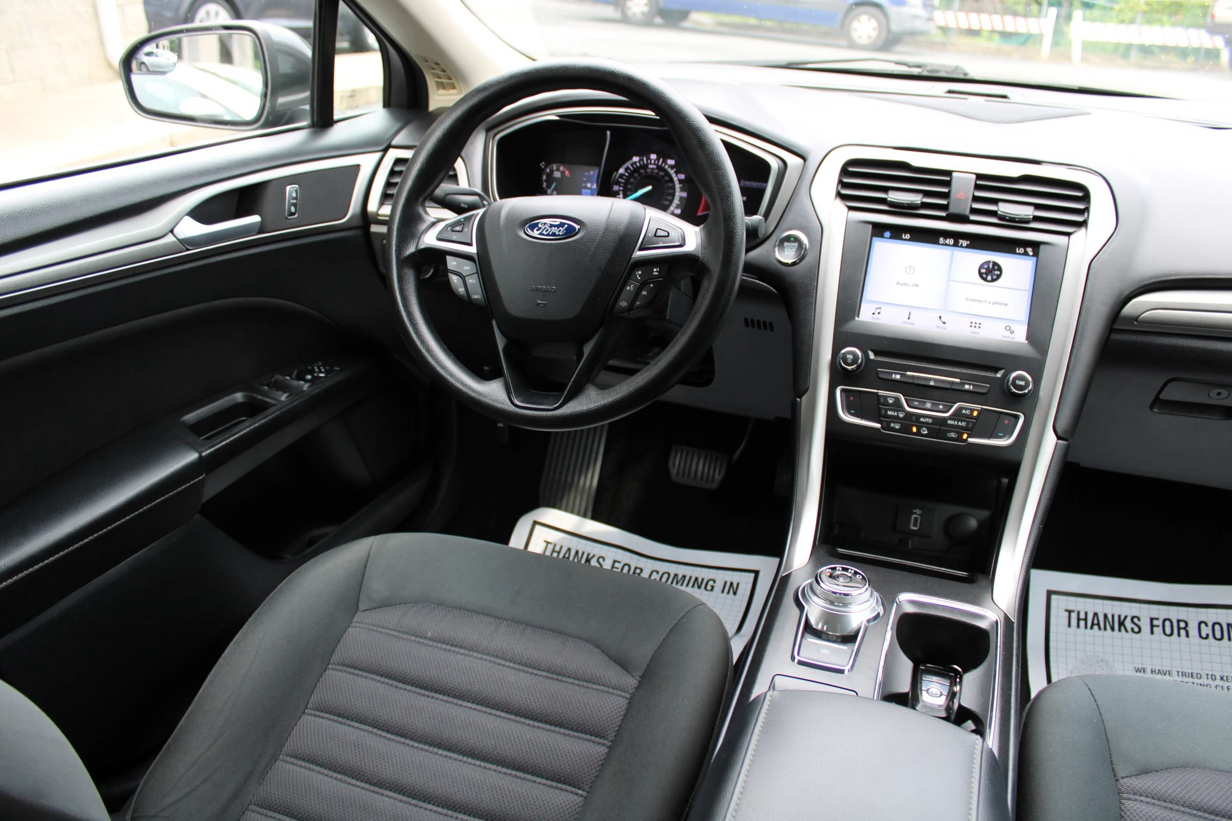 Used 2017 Ford Fusion SE w/ Fusion SE Technology Package FWD image 14