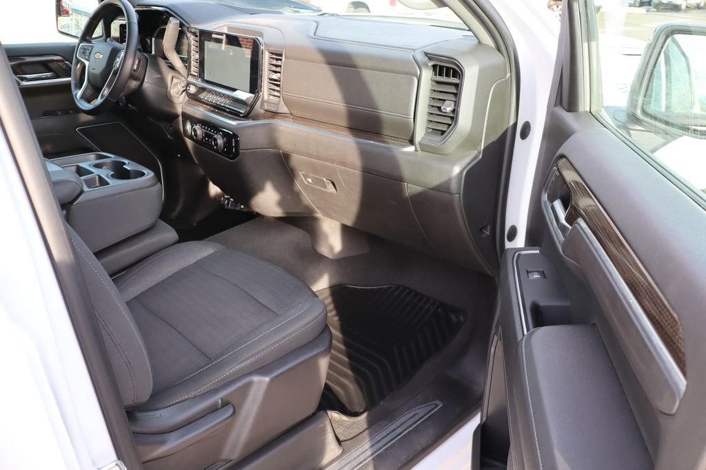 Used 2022 Chevrolet Silverado 1500 LT image 46