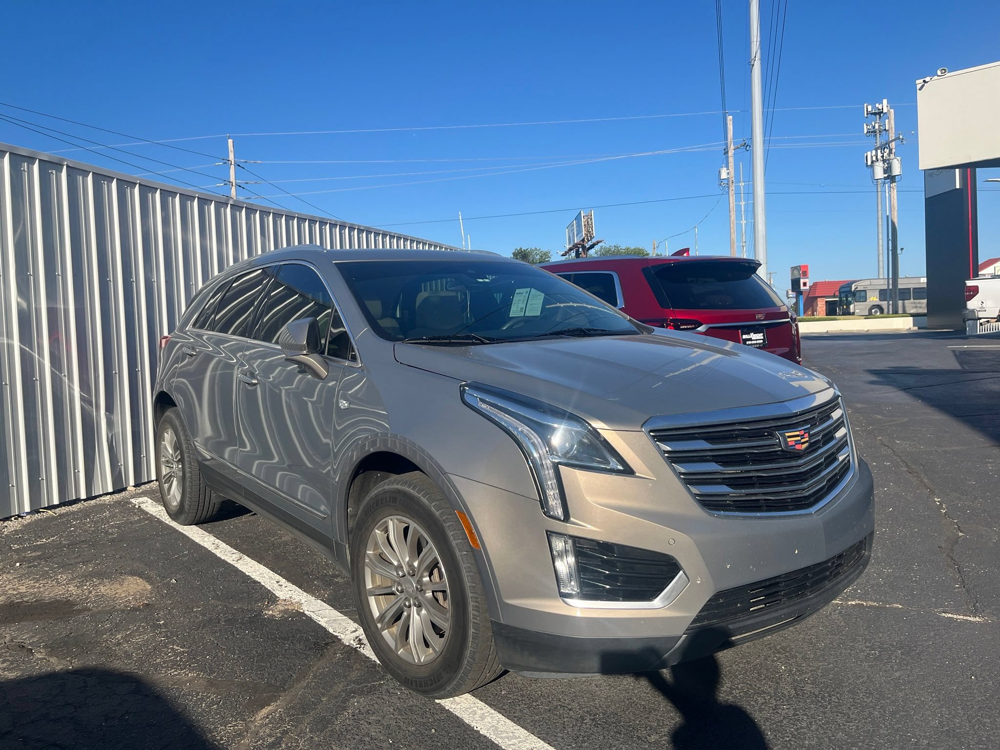 Used 2017 Cadillac XT5 Luxury w/ Driver Awareness Package FWD image 1